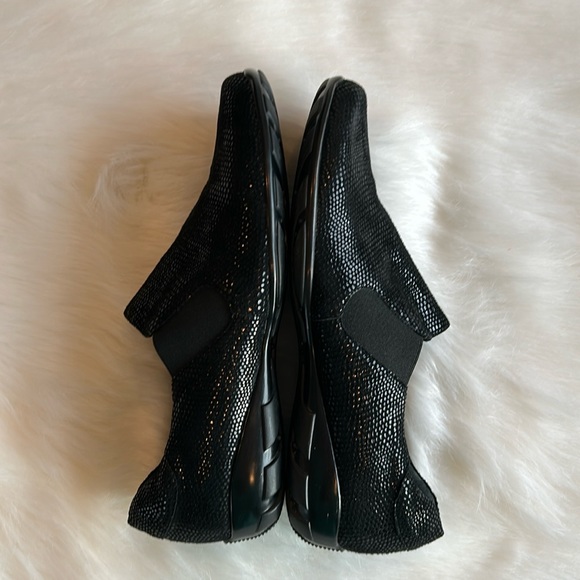 EUC Vaneli Black Suede Slip On Shoes, 9 1/2 M - Picture 3 of 11